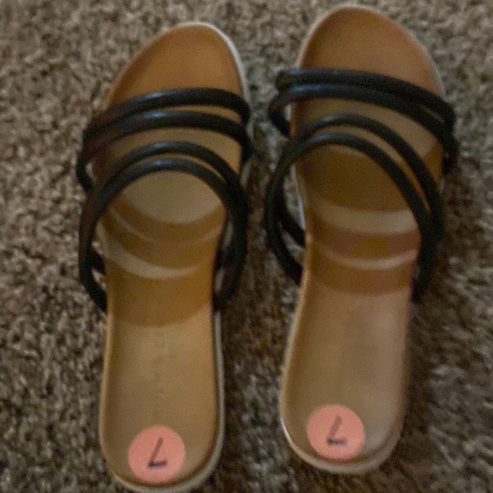 Size 7. Rock and candy.